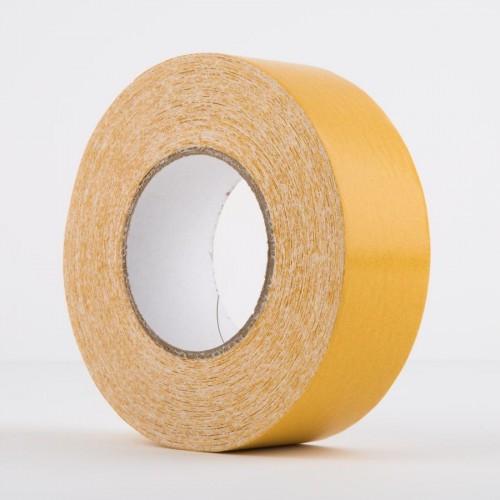 Banda dublu adezivă cu adeziv puternic suport textil, pentru targuri si expozitii